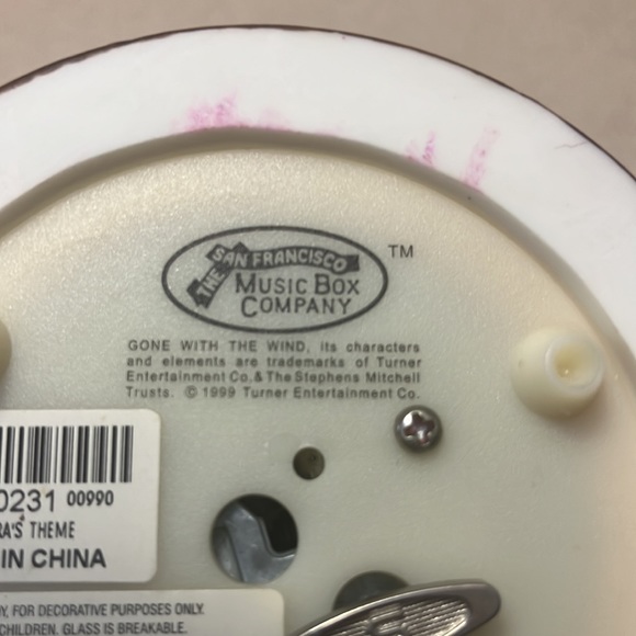 The San Francisco Music Box Company Gone with The Wind . Musical Snow Globe - Picture 5 of 8